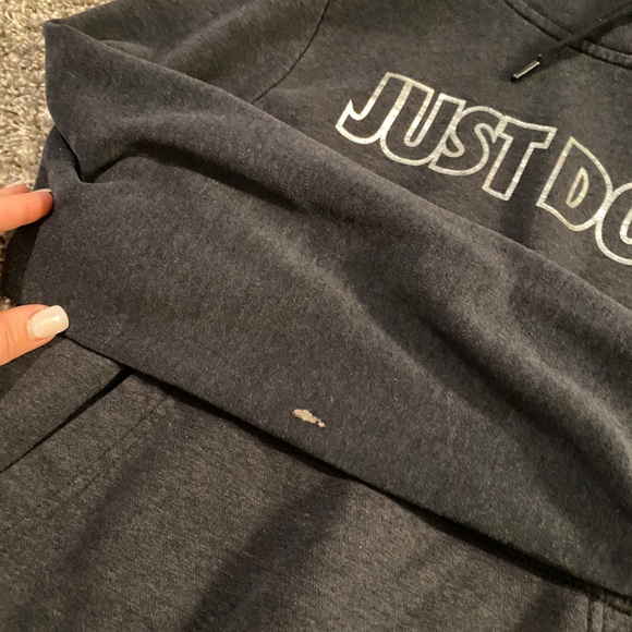 Nike sweatshirt - Picture 2 of 3